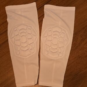 New Men's White Knee Pads